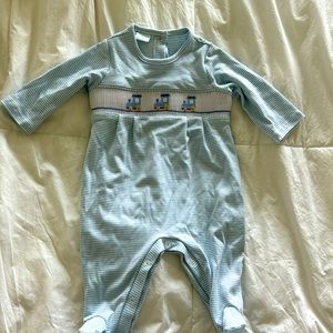 Like New Edgehill Collection Sleeper with Smock Detail Trains 6M